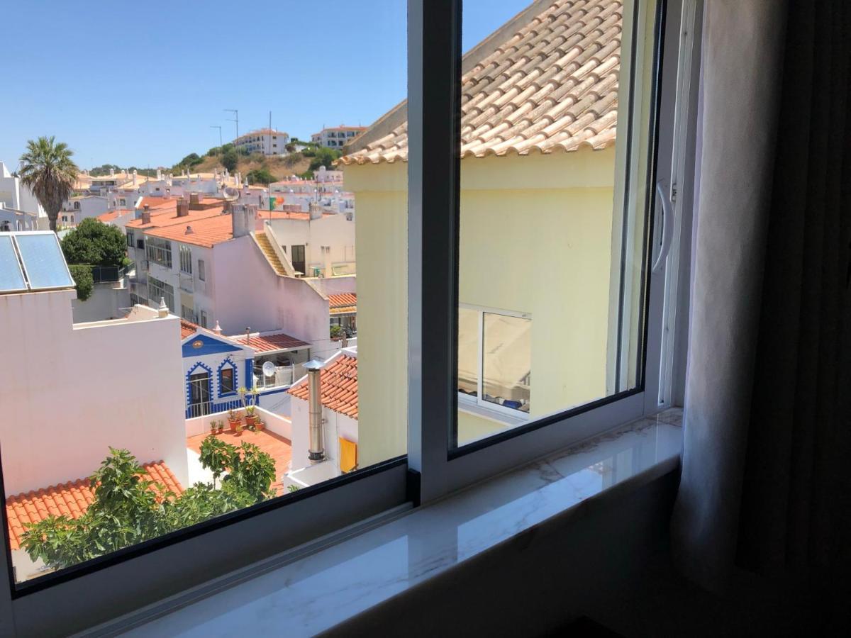 Algarve, Carvoeiro Centre-Ville, Recent Appartement En Duplex Pour 5 Personnes Exteriör bild